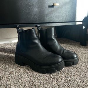 Chunky Chelsea Boot